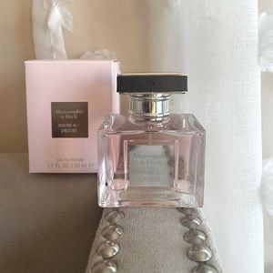 Authentic Abercrombie & Fitch Undone